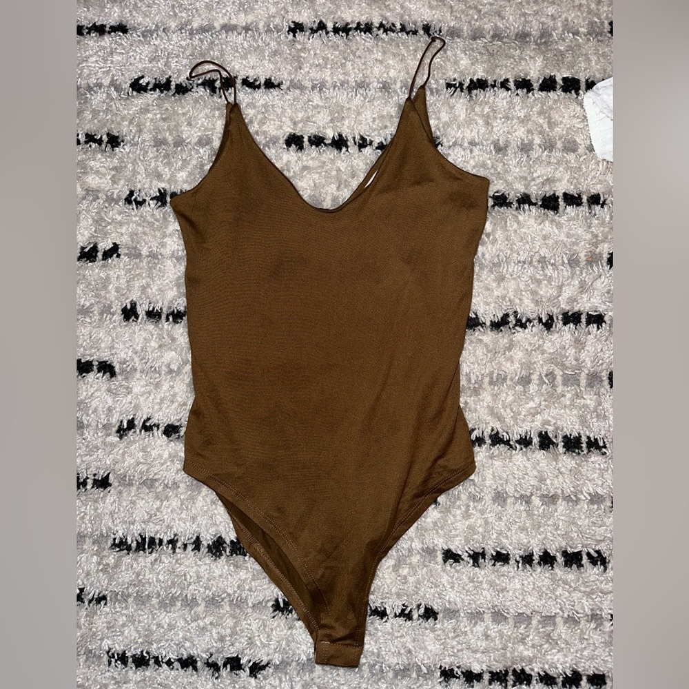Gaze V-neck Bodysuit